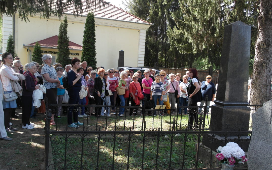 Sírkerti séta a Zsolnay család emlékére