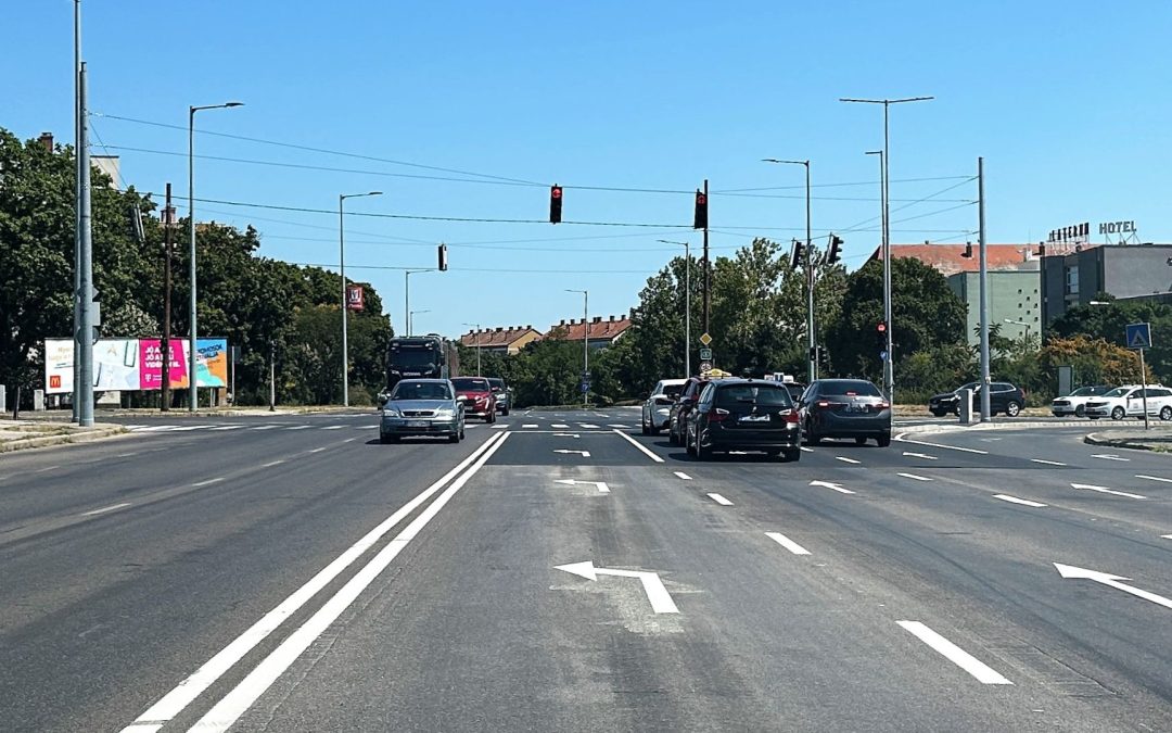 Megújult a Makay István út – Páfrány utca csomópont