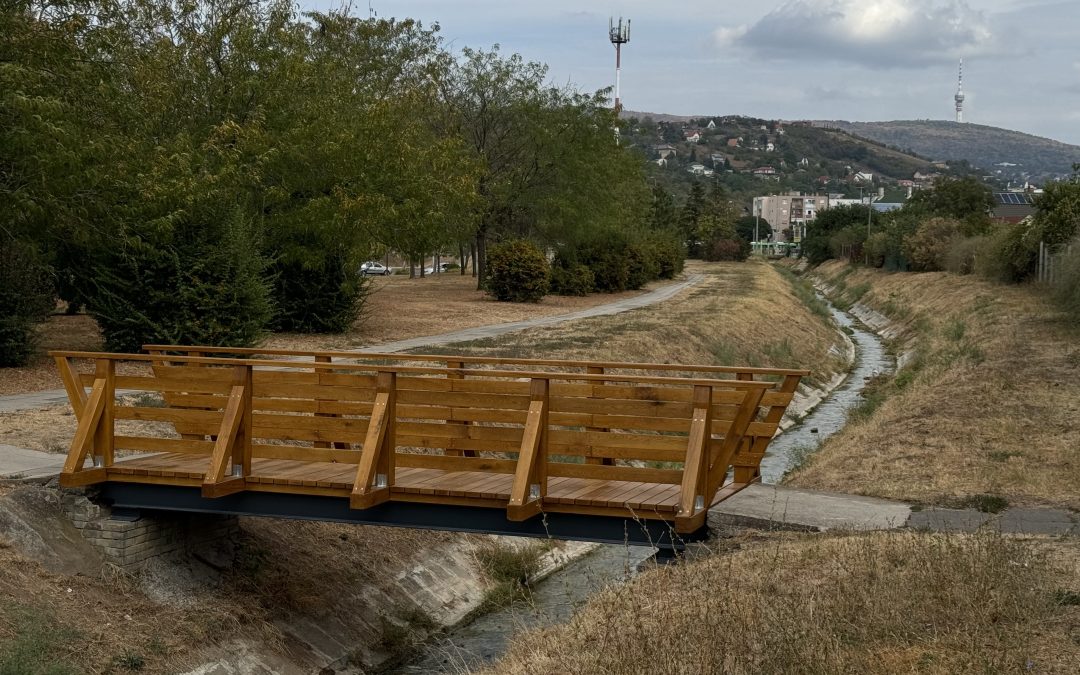 Teljesen megújult a Sarkantyú utcai gyaloghíd